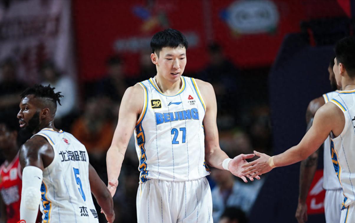 bb体育-杜锋尴尬！两弟子进国家队，2米26中锋不靠他，郭士强照顾老东家