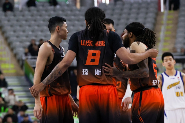 bb体育-山东男篮拒绝爆冷！全力击败广州，新外援CBA首秀，央视直播